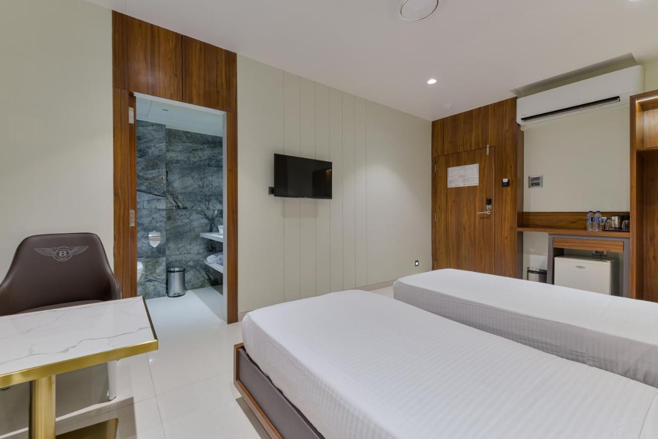 Hotel Airlink Мумбаи Экстерьер фото