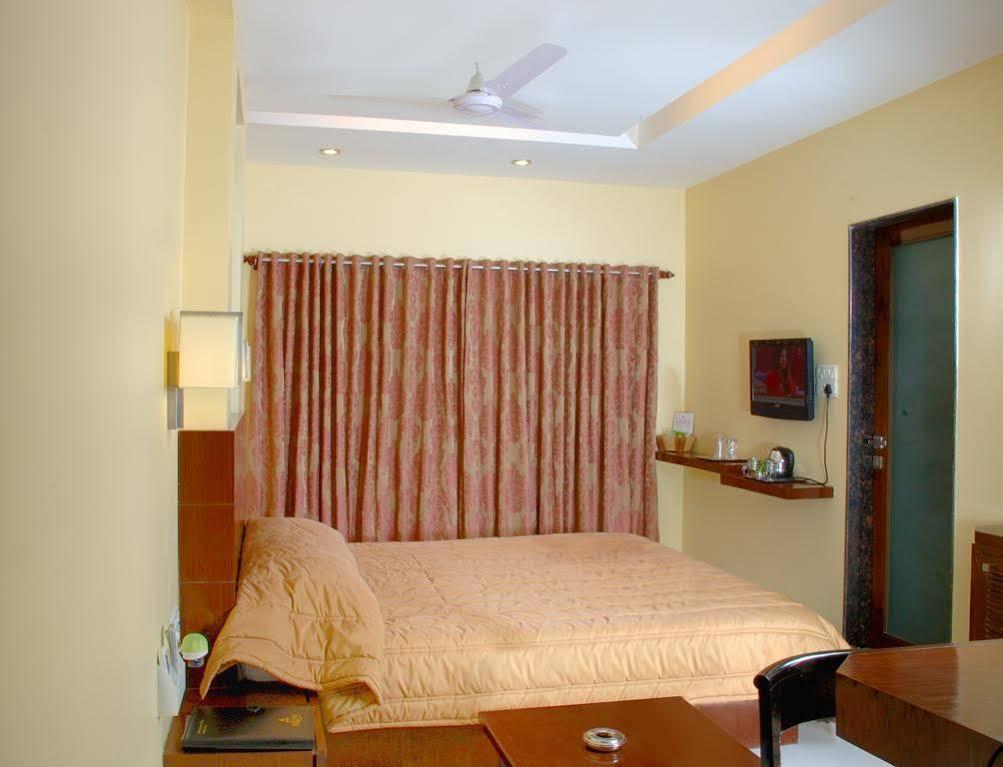 Hotel Airlink Мумбаи Экстерьер фото
