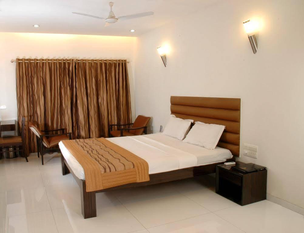 Hotel Airlink Мумбаи Экстерьер фото